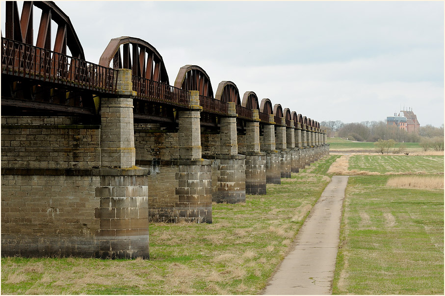 Dömitzer Eisenbahnbrücke